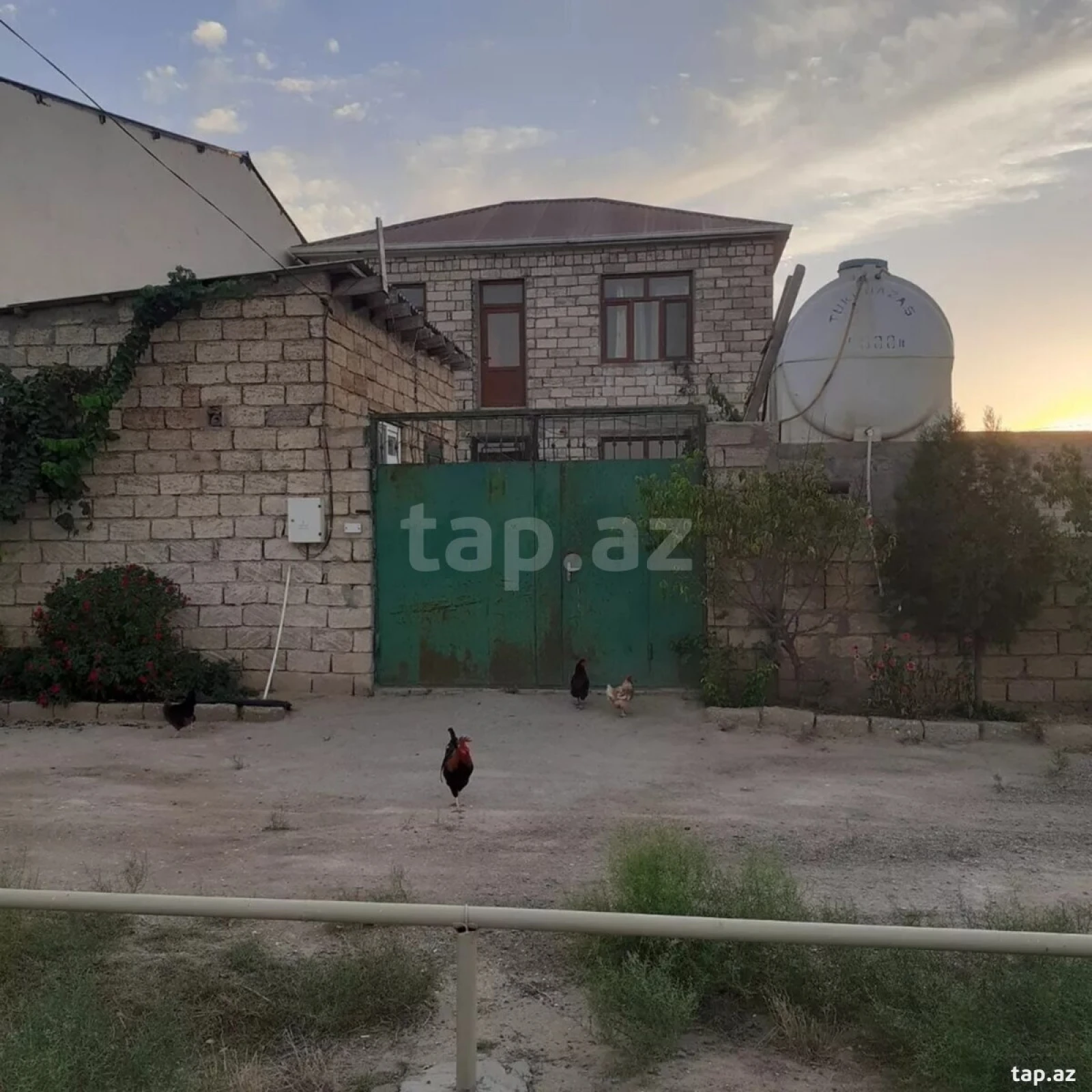 Satılır 4 otaqlı həyət evi