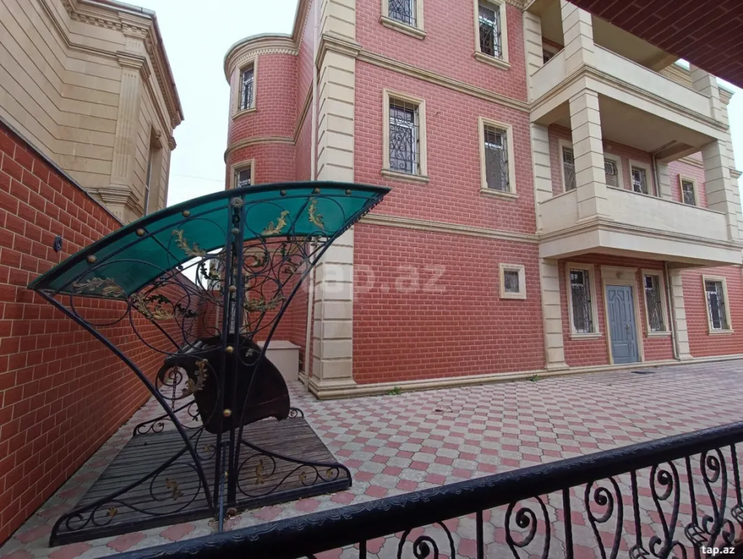 Satılır 7 otaqlı həyət evi