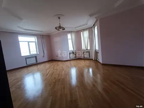 Satılır 7 otaqlı həyət evi