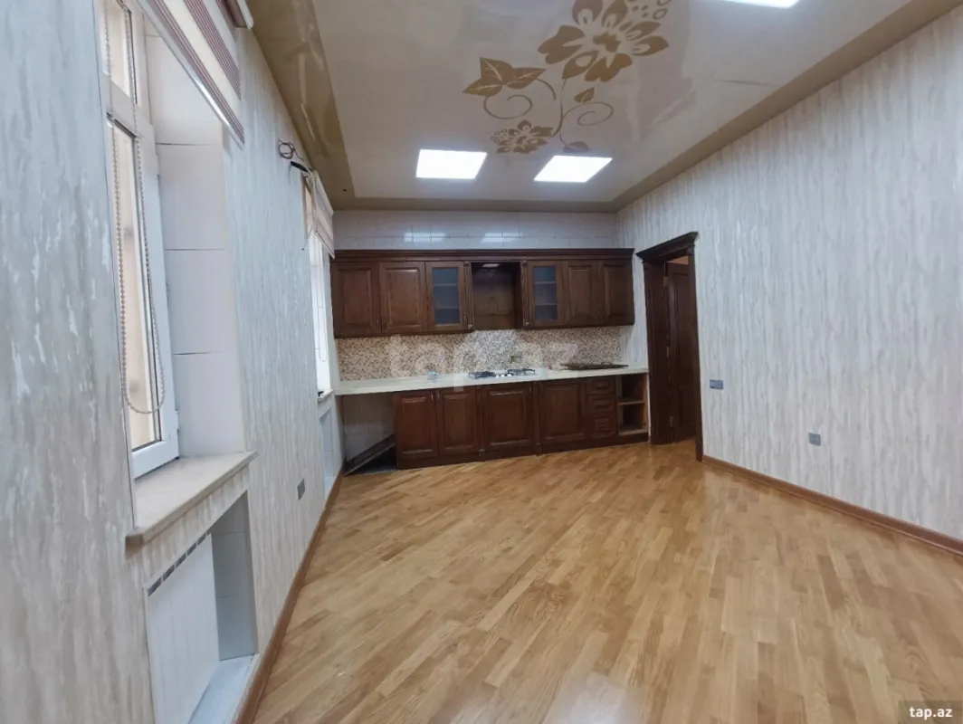 Satılır 7 otaqlı həyət evi