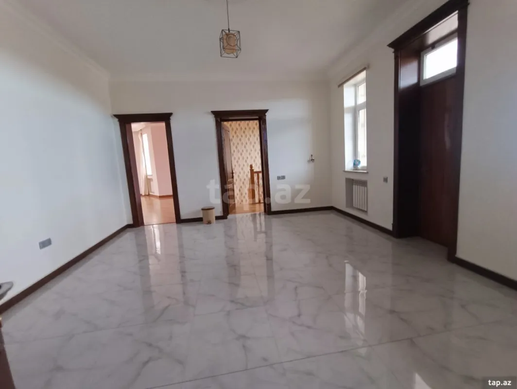 Satılır 7 otaqlı həyət evi