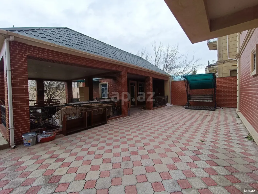 Satılır 7 otaqlı həyət evi