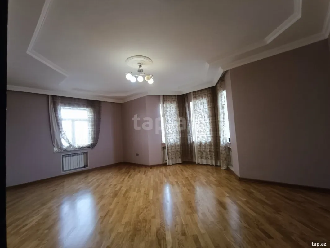 Satılır 7 otaqlı həyət evi