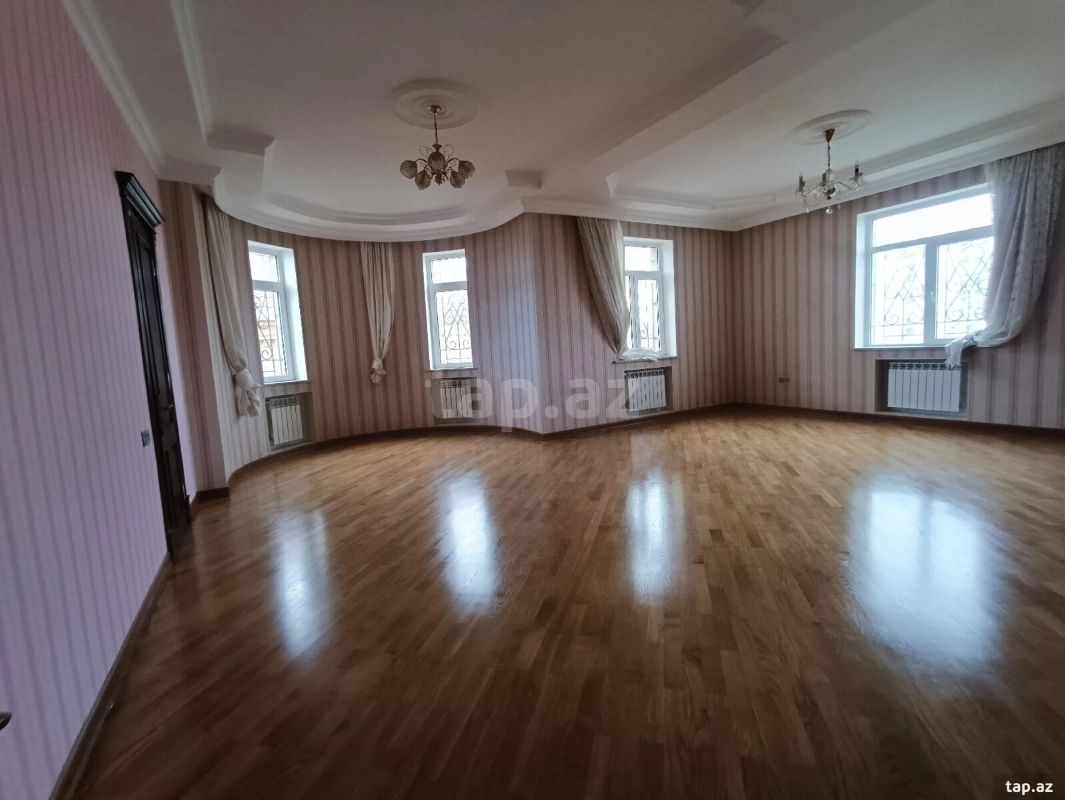 Satılır 7 otaqlı həyət evi