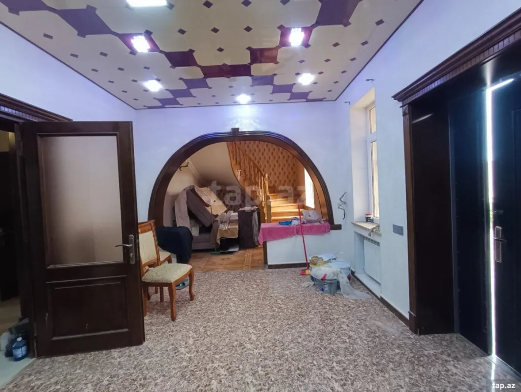 Satılır 7 otaqlı həyət evi