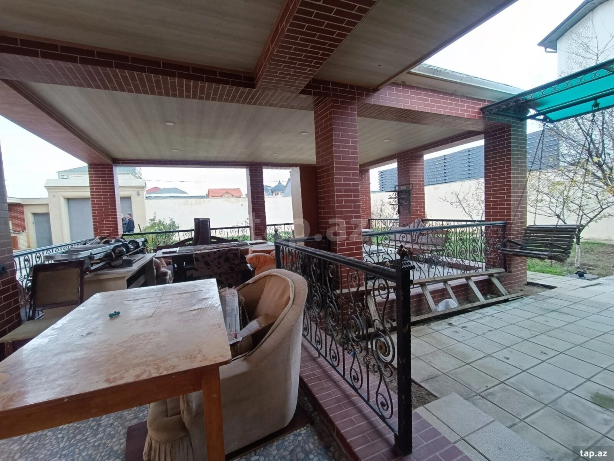 Satılır 7 otaqlı həyət evi