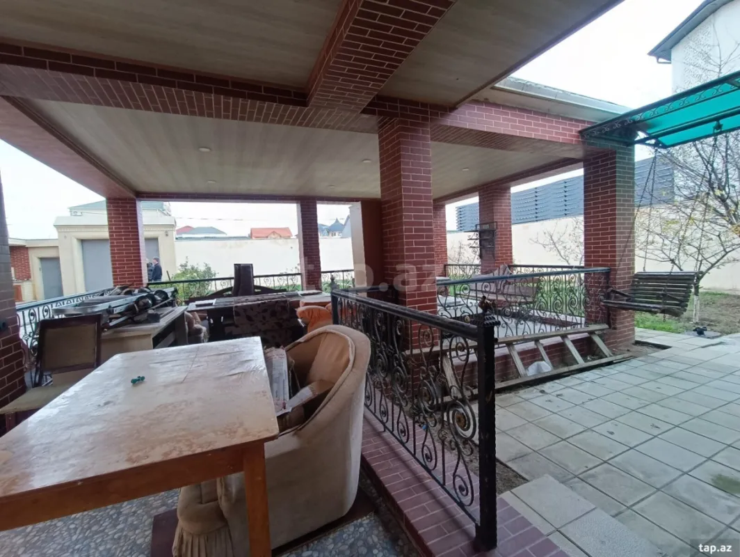 Satılır 7 otaqlı həyət evi