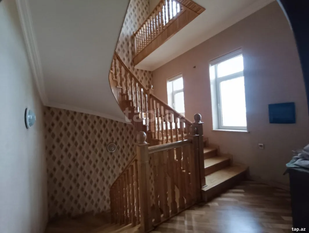 Satılır 7 otaqlı həyət evi
