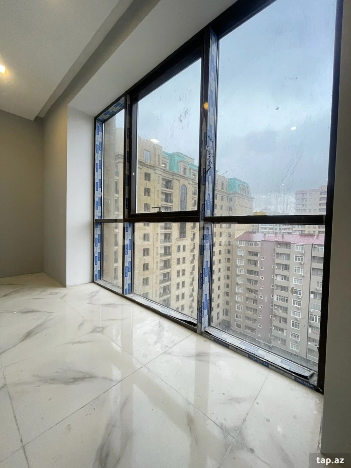Satılır 2 otaqlı yeni tikili 108 m²