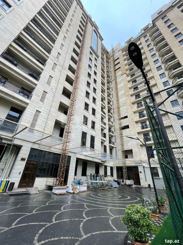 Satılır 2 otaqlı yeni tikili 108 m²