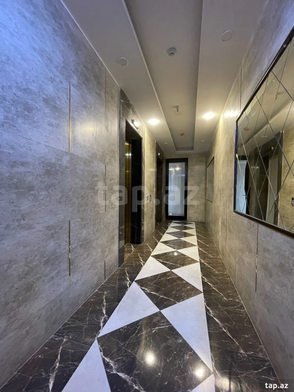 Satılır 2 otaqlı yeni tikili 108 m²