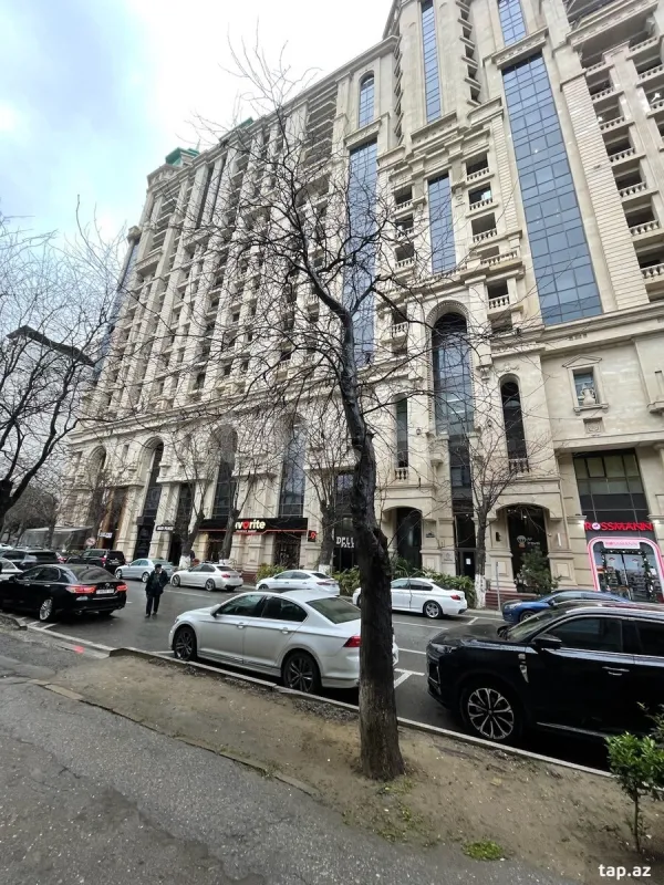 Satılır 2 otaqlı yeni tikili 108 m²