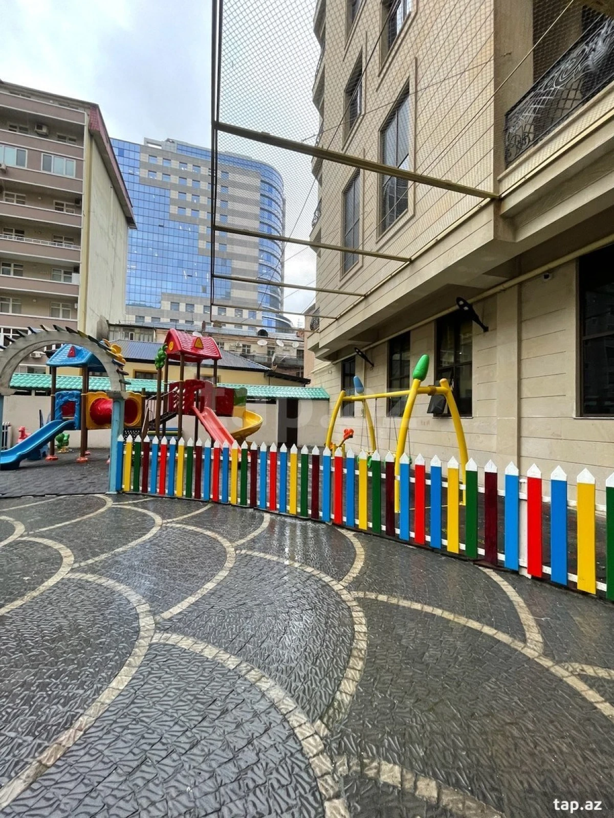 Satılır 2 otaqlı yeni tikili 108 m²