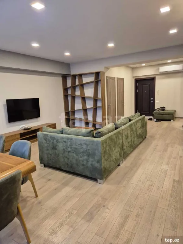 Kirayə verilir 3 otaqlı yeni tikili 120 m²