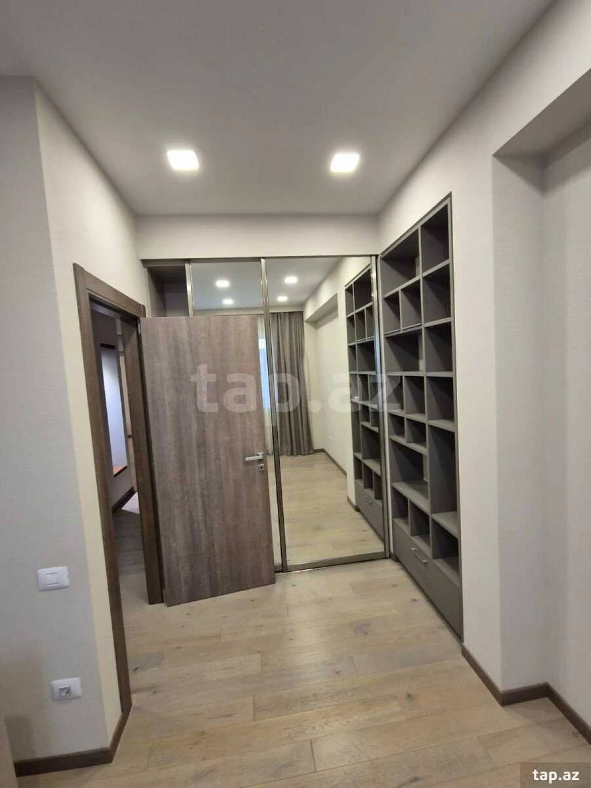 Kirayə verilir 3 otaqlı yeni tikili 120 m²