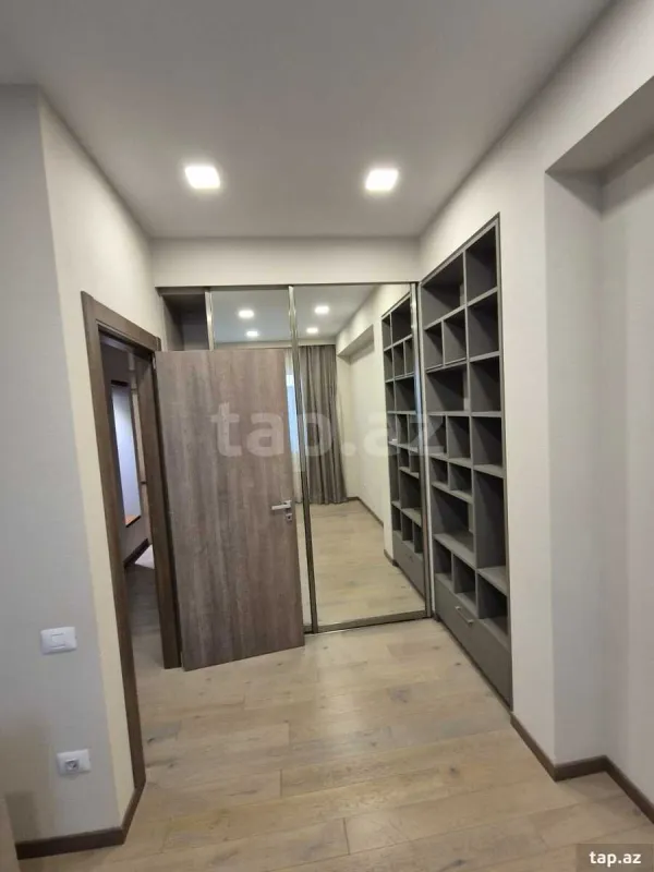 Kirayə verilir 3 otaqlı yeni tikili 120 m²