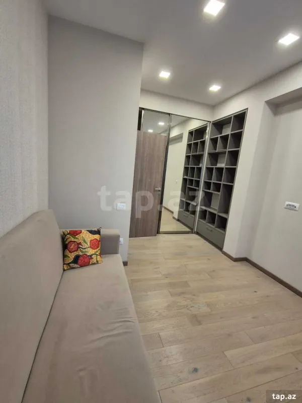 Kirayə verilir 3 otaqlı yeni tikili 120 m²