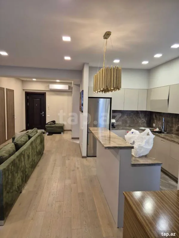 Kirayə verilir 3 otaqlı yeni tikili 120 m²