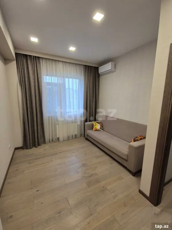 Kirayə verilir 3 otaqlı yeni tikili 120 m²