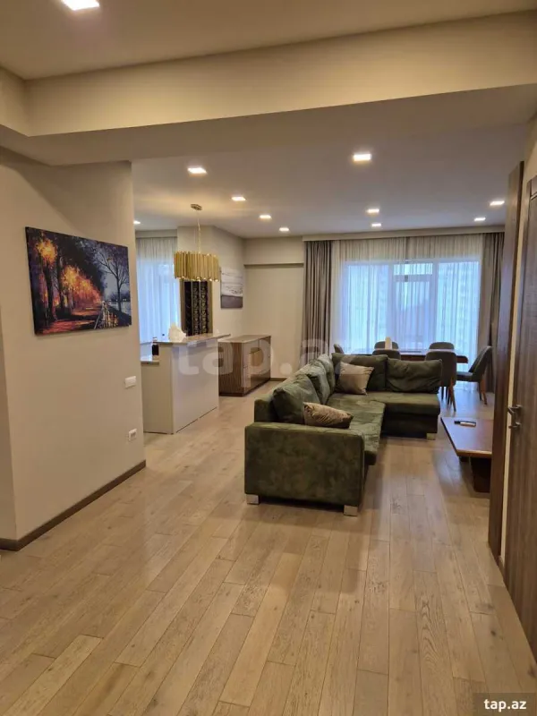Kirayə verilir 3 otaqlı yeni tikili 120 m²