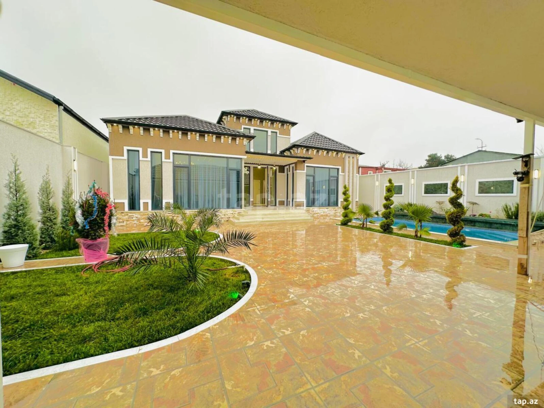 Satılır 4 otaqlı həyət evi