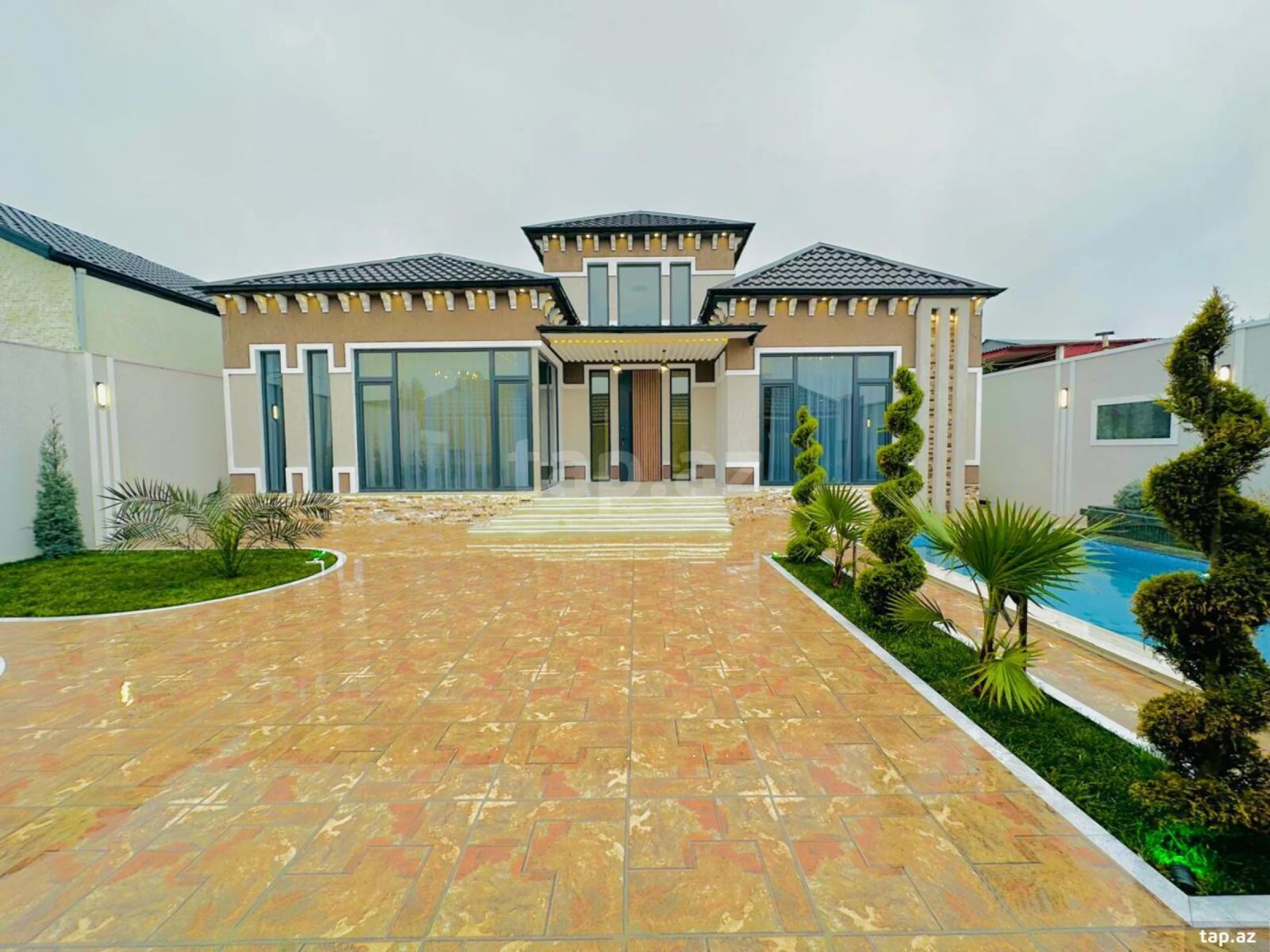 Satılır 4 otaqlı həyət evi