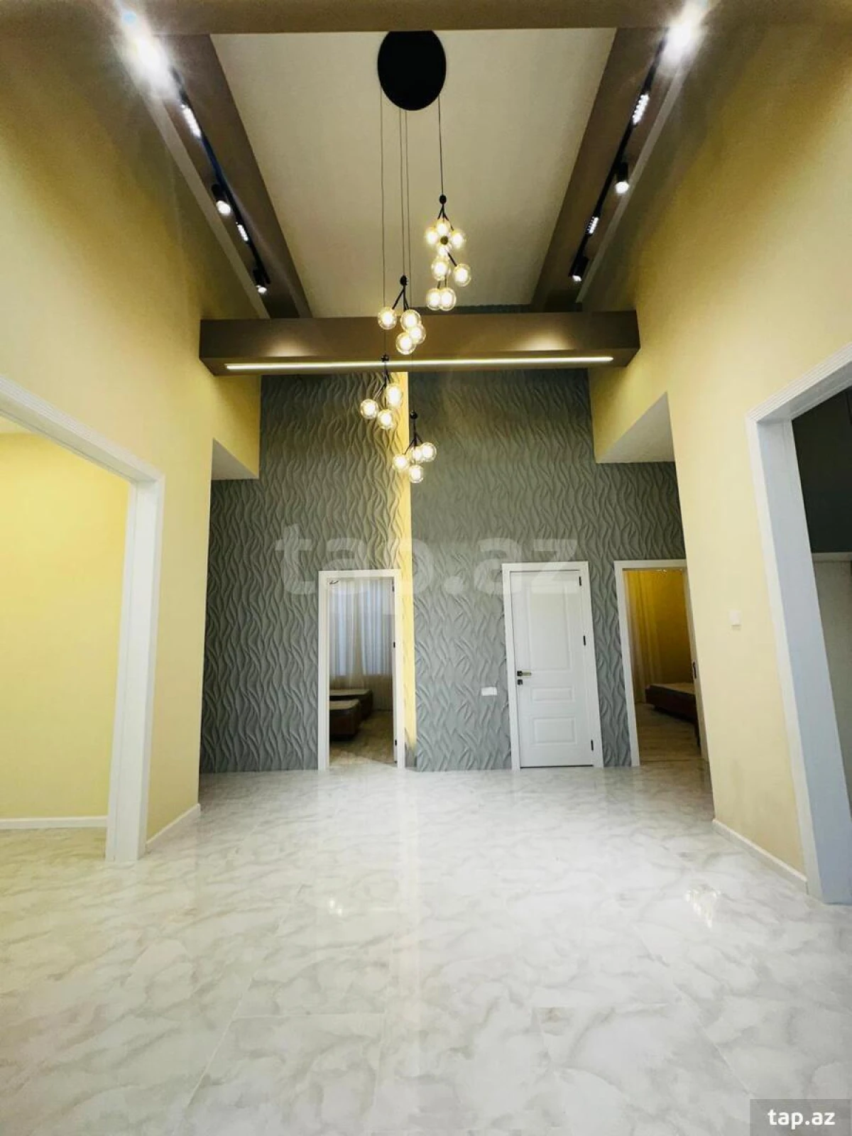 Satılır 4 otaqlı həyət evi