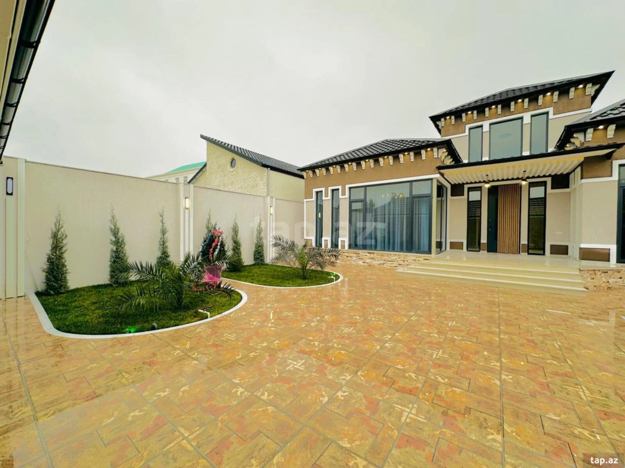 Satılır 4 otaqlı həyət evi