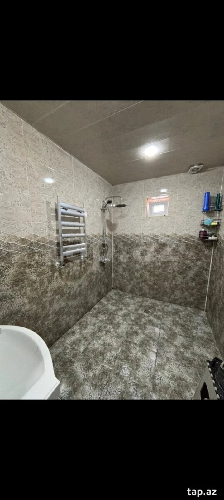 Satılır 5 otaqlı həyət evi