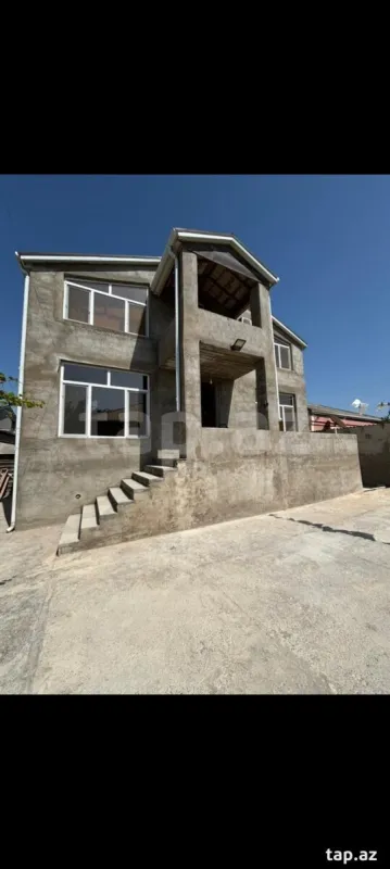 Satılır 5 otaqlı həyət evi