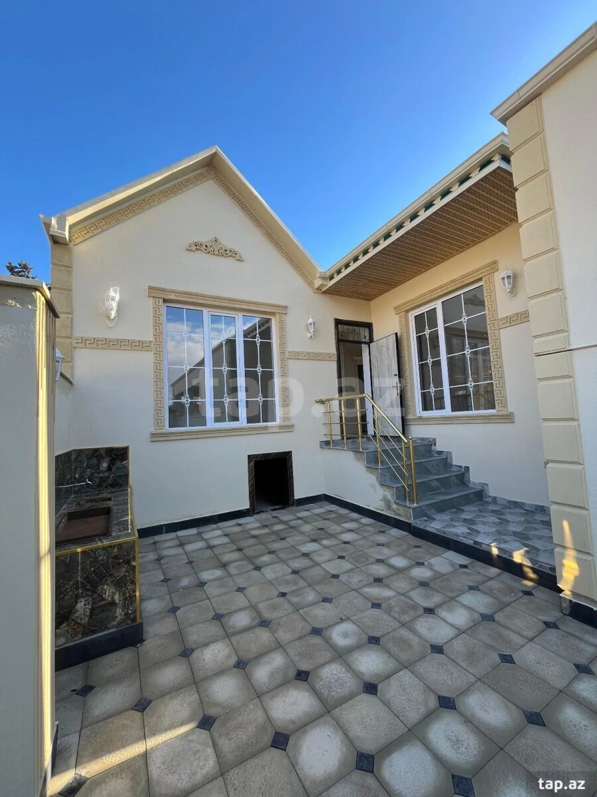 Satılır 4 otaqlı həyət evi