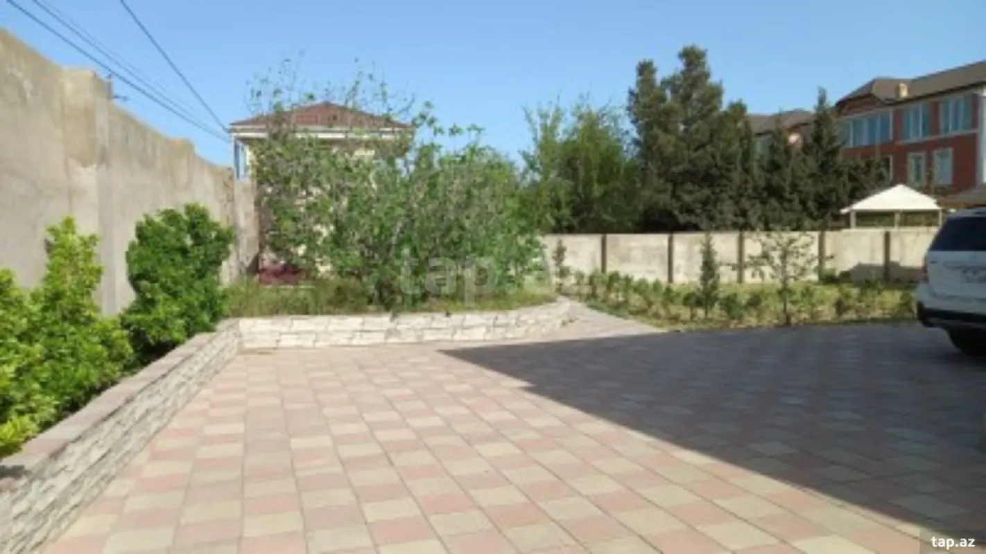 Satılır 5 otaqlı həyət evi