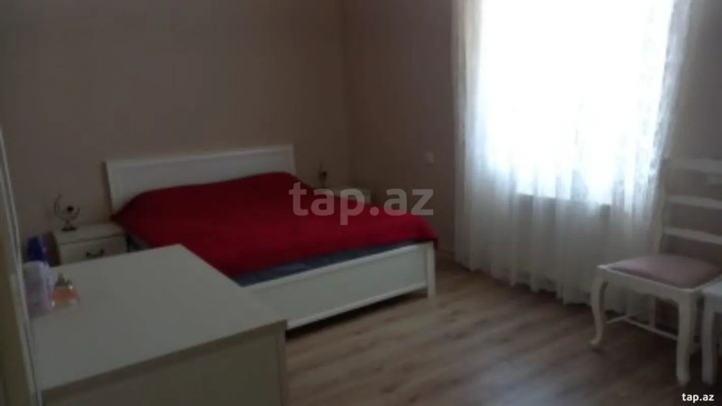 Satılır 5 otaqlı həyət evi