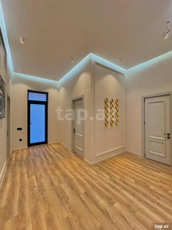 Satılır 5 otaqlı həyət evi