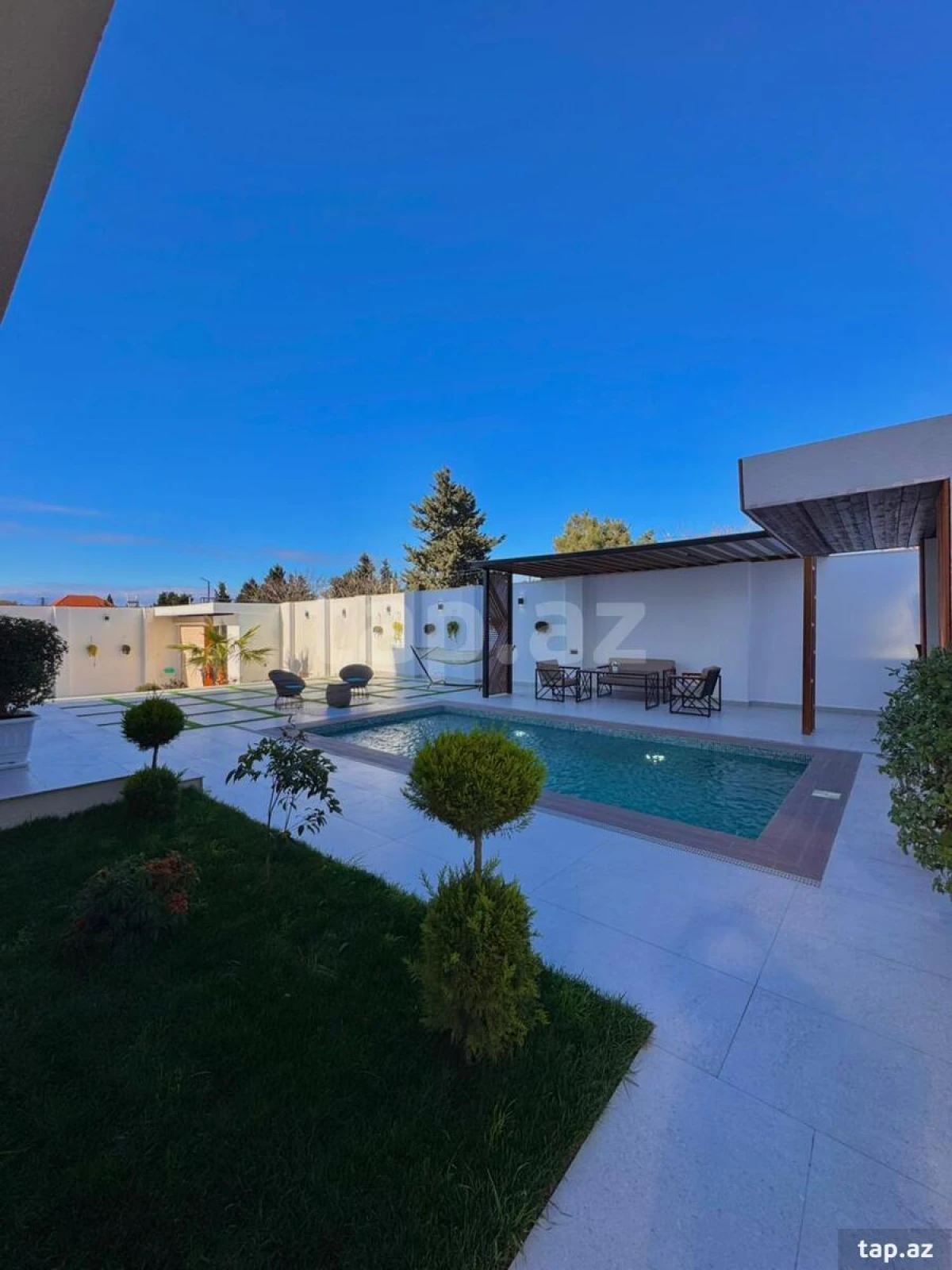 Satılır 5 otaqlı həyət evi