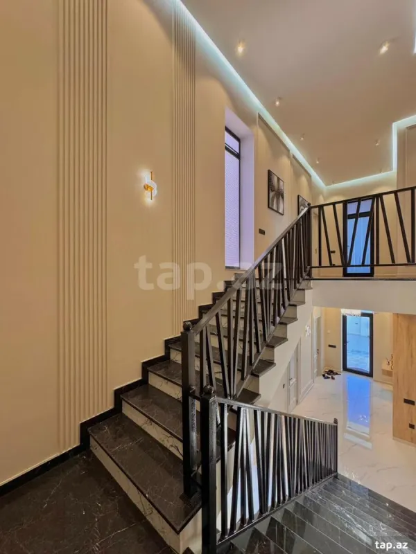 Satılır 5 otaqlı həyət evi