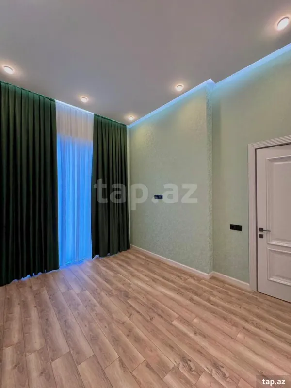 Satılır 5 otaqlı həyət evi