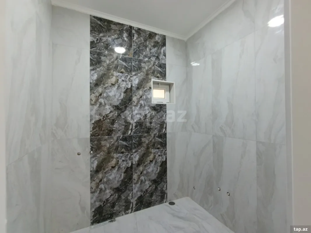 Satılır 6 otaqlı həyət evi