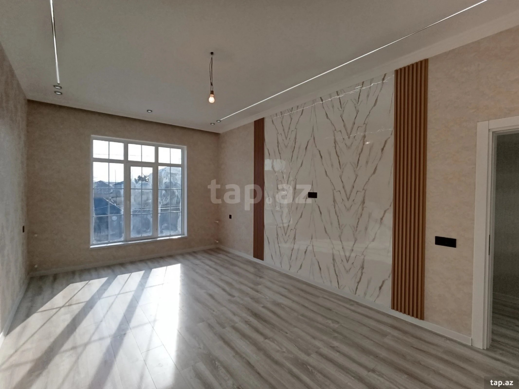 Satılır 6 otaqlı həyət evi