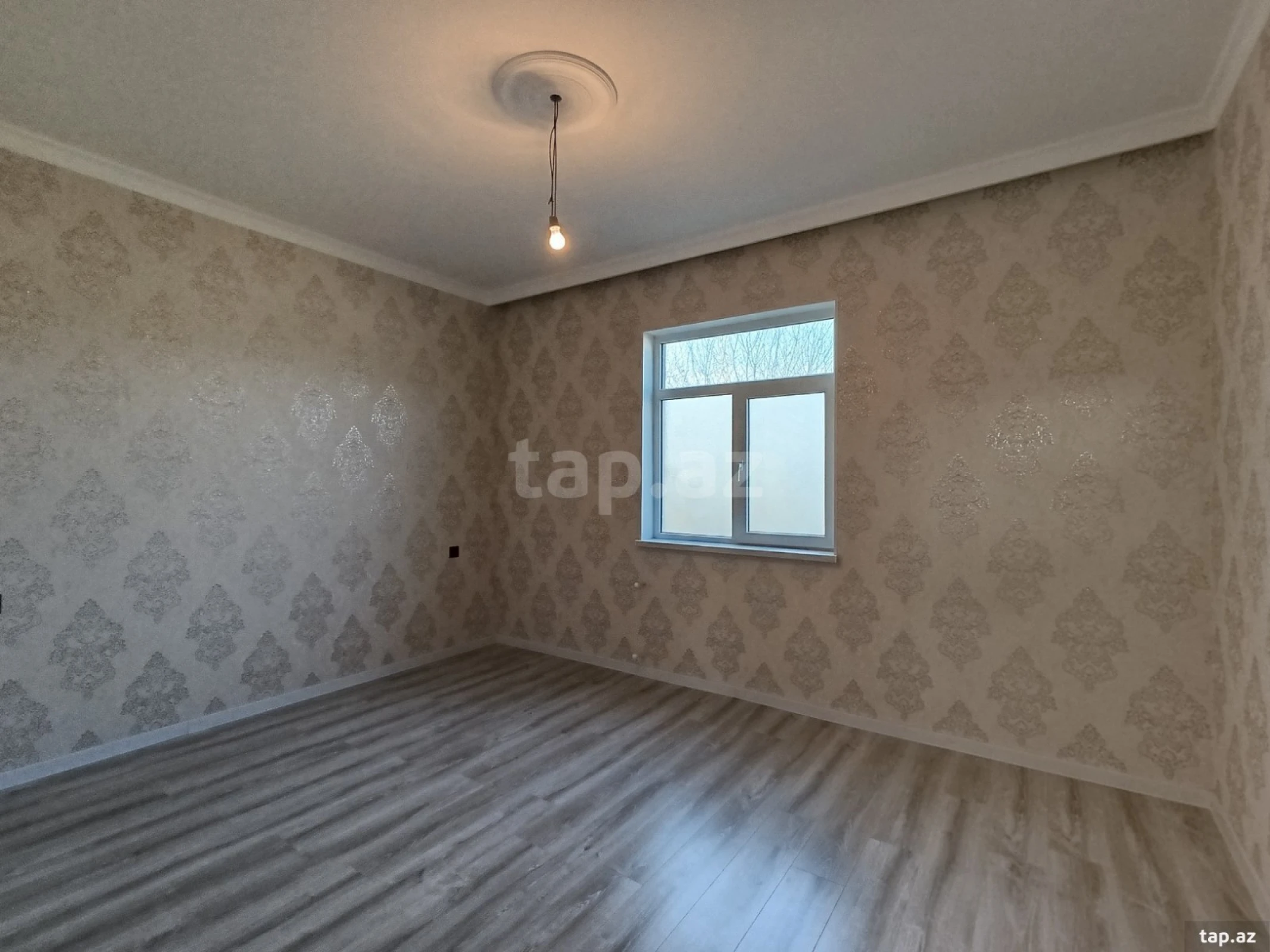 Satılır 6 otaqlı həyət evi