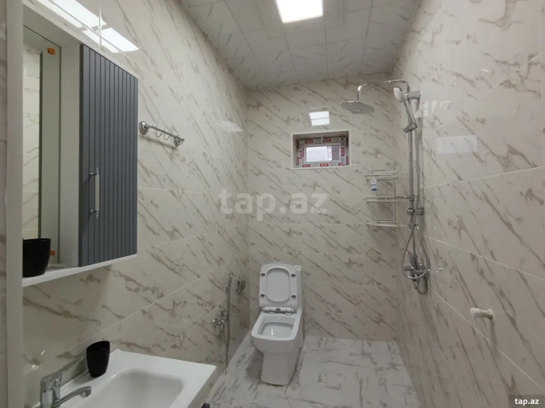 Satılır 4 otaqlı həyət evi