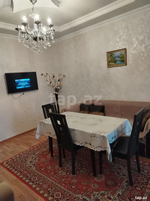 Satılır 5 otaqlı həyət evi