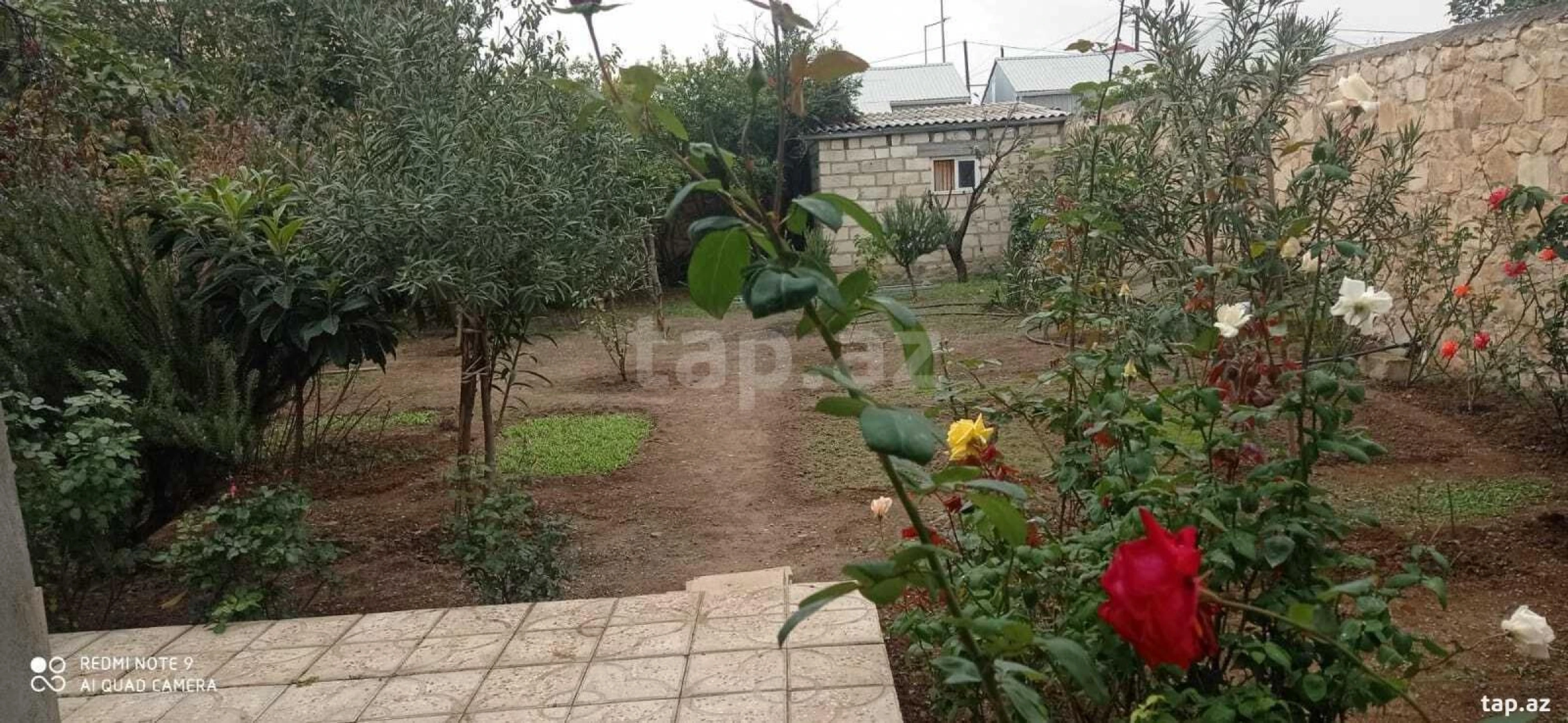 Satılır 5 otaqlı həyət evi