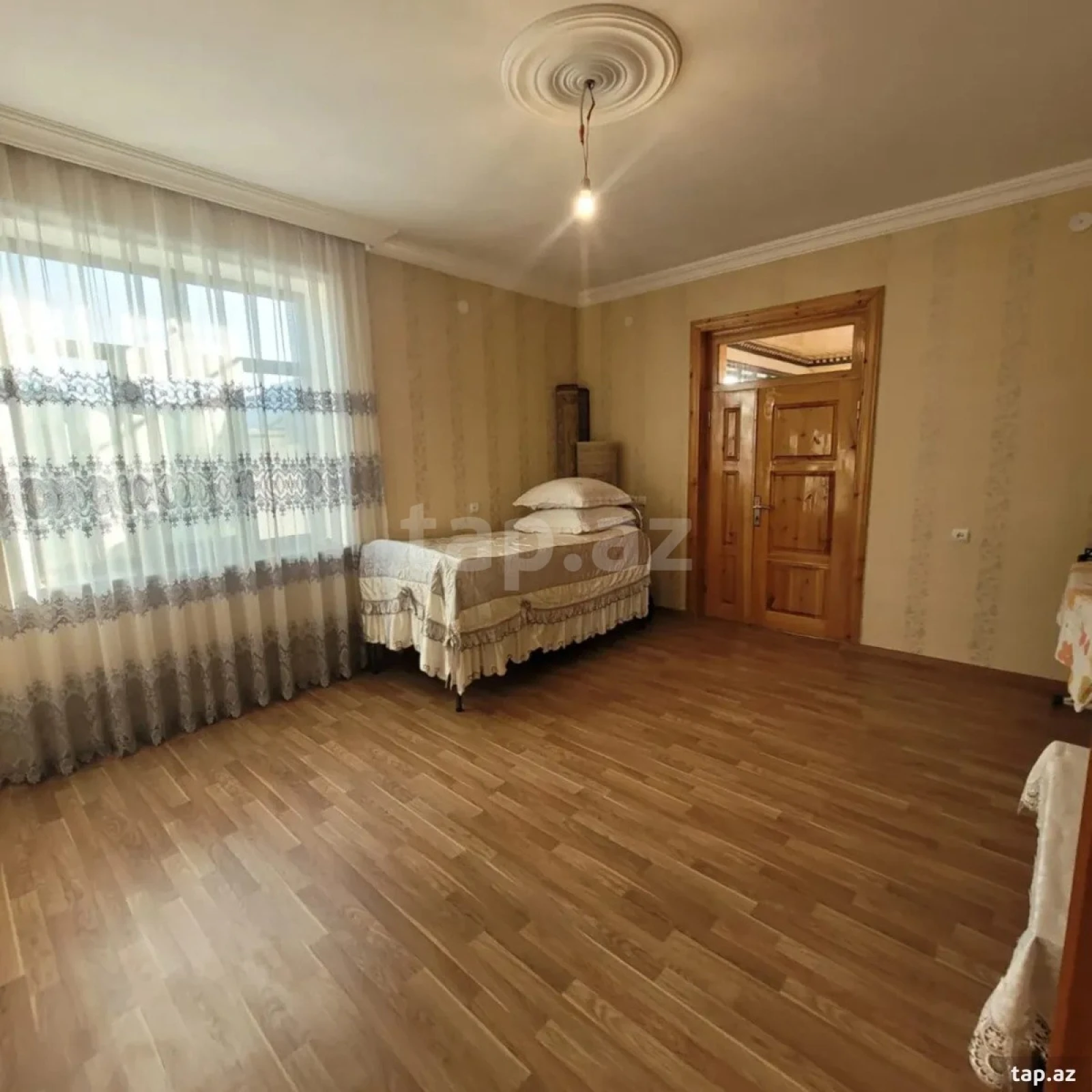 Satılır 5 otaqlı həyət evi