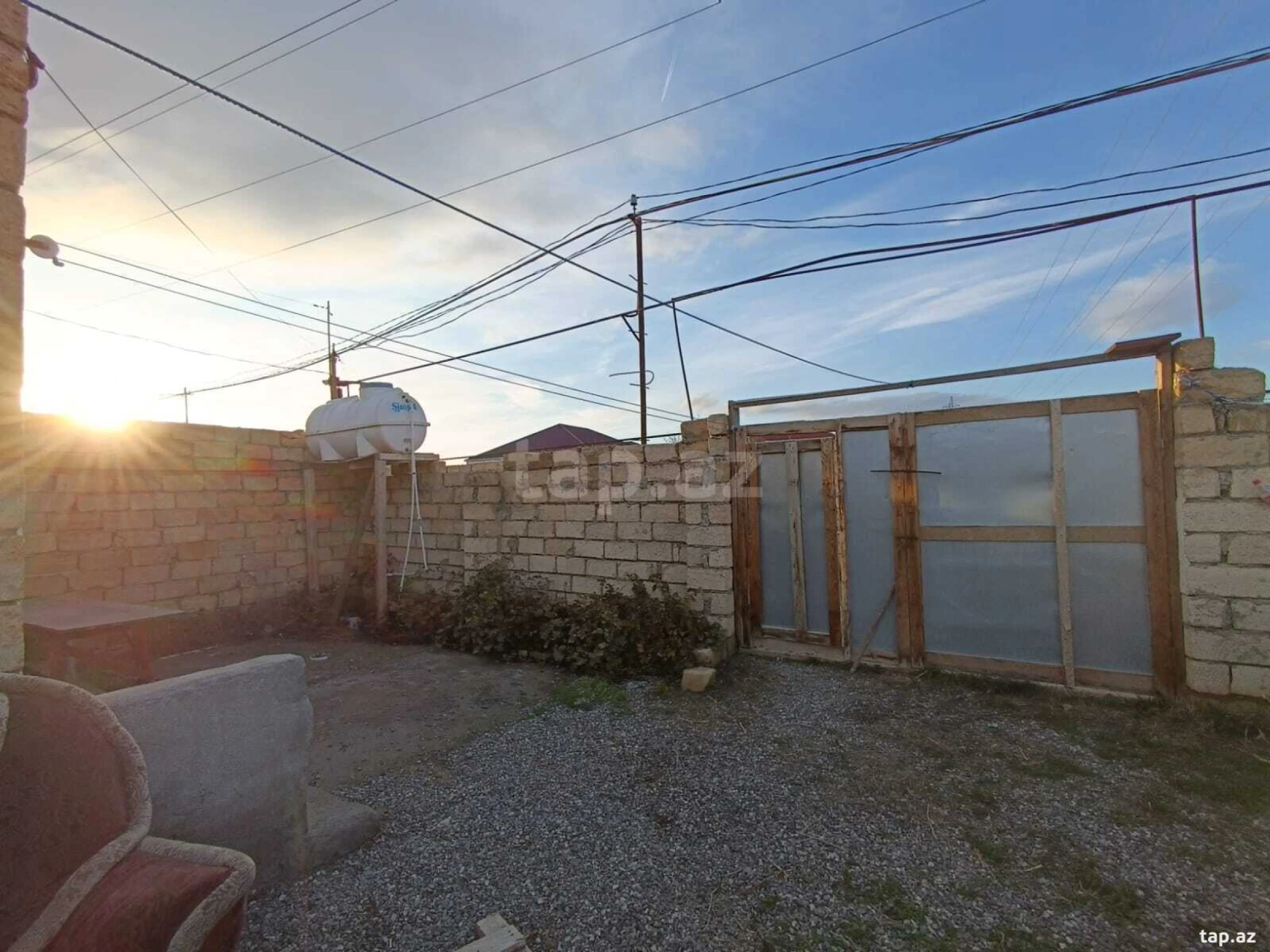 Kirayə verilir 1 otaqlı həyət evi