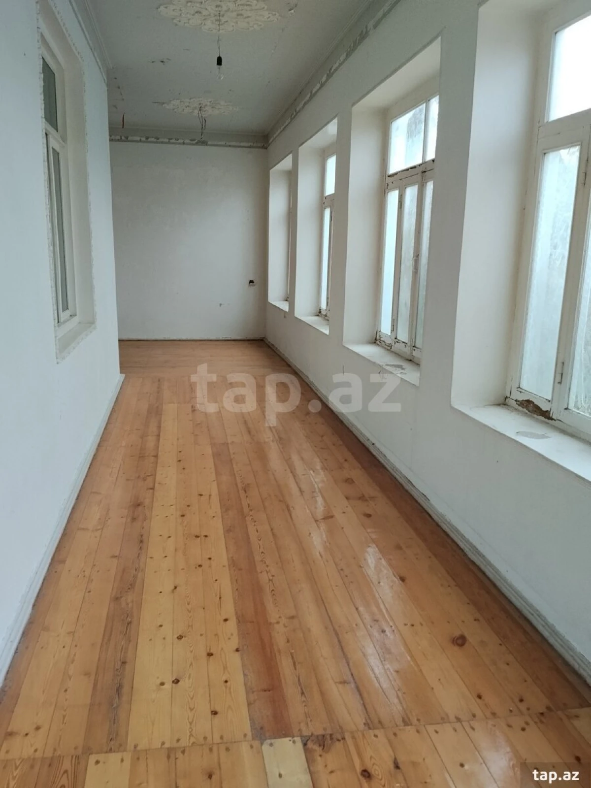 Kirayə verilir 5 otaqlı həyət evi