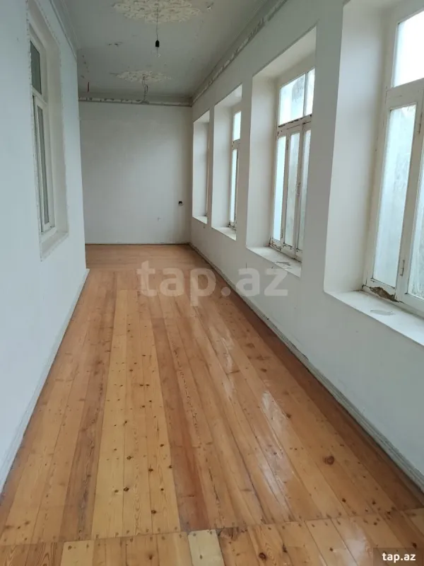 Kirayə verilir 5 otaqlı həyət evi