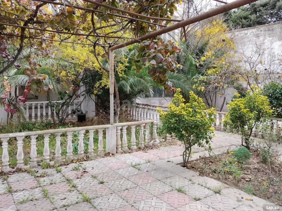 Kirayə verilir 5 otaqlı həyət evi