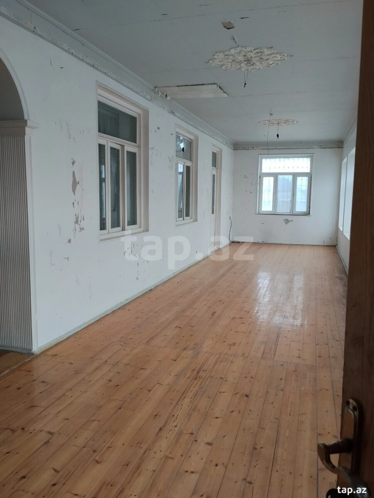 Kirayə verilir 5 otaqlı həyət evi