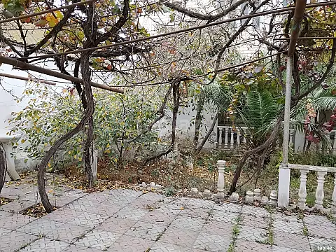Kirayə verilir 5 otaqlı həyət evi
